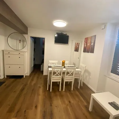 Jolly -Center Bright Apartment At Tartini Square Piran Exterior photo