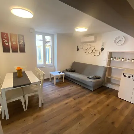 Jolly -Center Bright Apartment At Tartini Square Piran Exterior photo